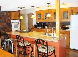 3209 S 121st St, West Allis, WI 53227