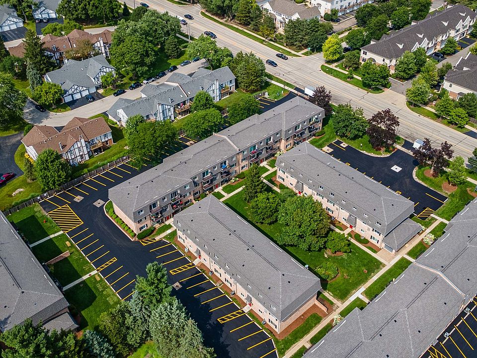 1st image of 884 S Plum Grove Rd APT 111