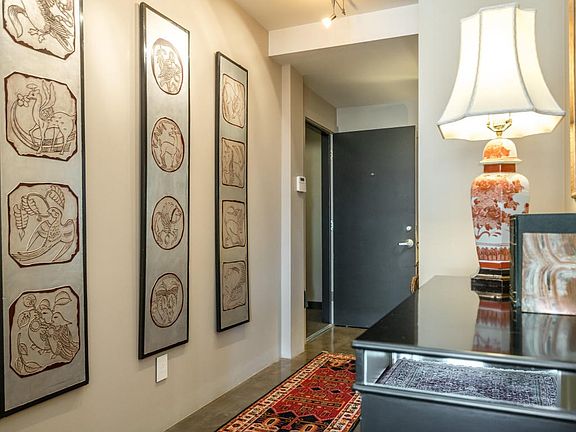 400 E Main St 201-05