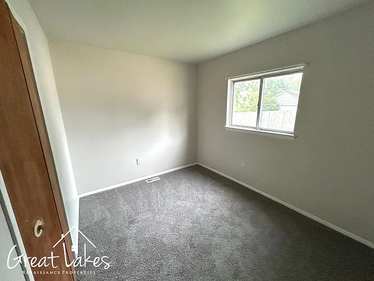 22077 Piper Ave — Photo 11