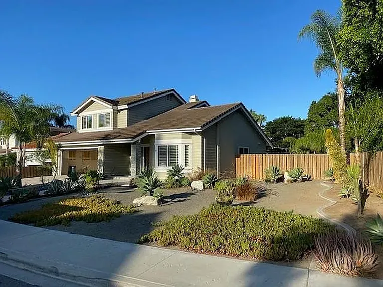 711 Oak Burl Ln — Photo 1