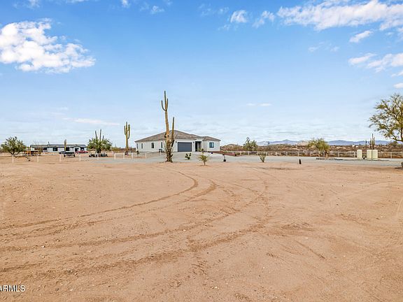 3rd image of 33608 W Campbell Avenue