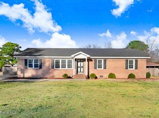 2157 Crescent Dr, Kinston, NC 28504