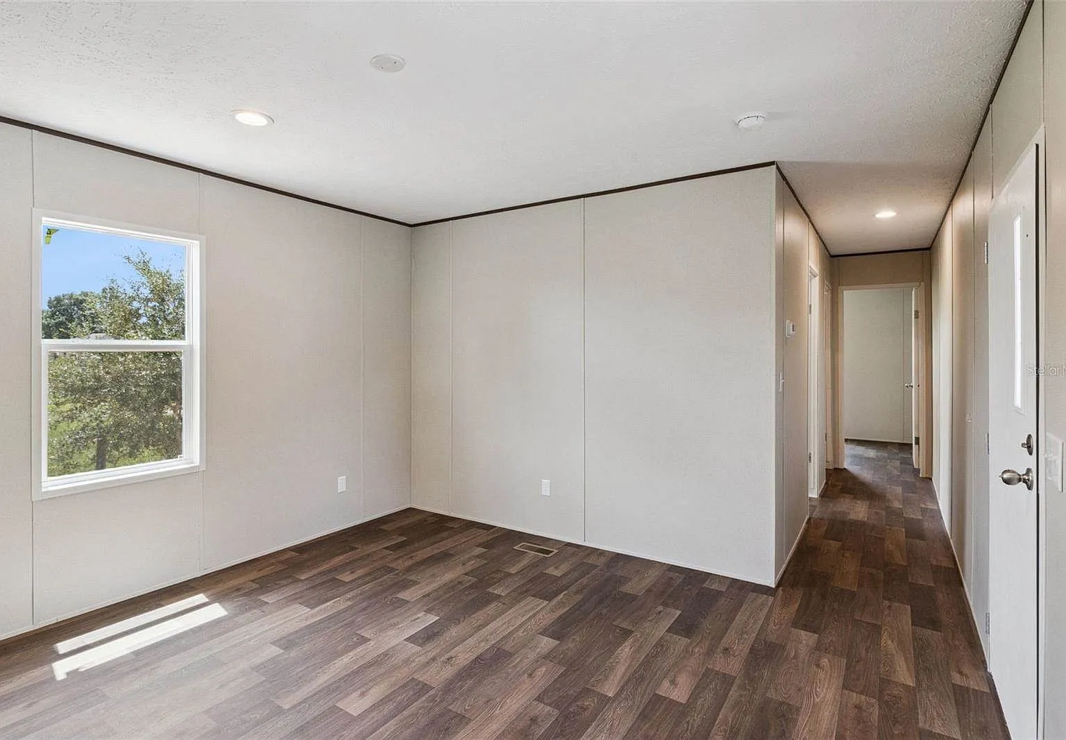 3 bed, 1000 sqft, $1,650 — Photo 3