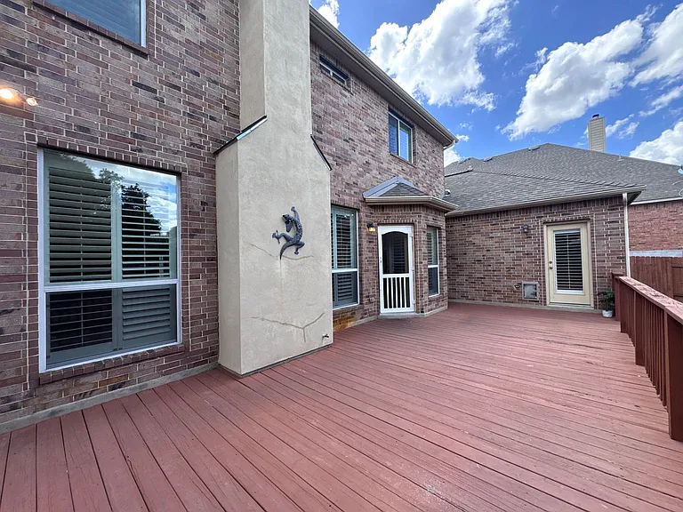 8707 Roswell Rdg — Photo 18