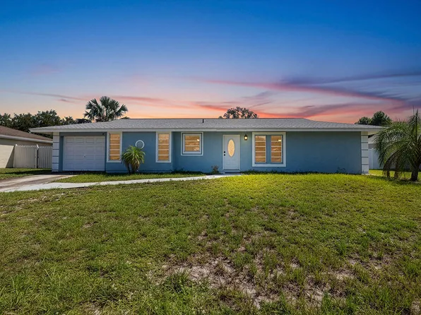 1337 SE ROANOKE Street, Port St Lucie, FL 34952