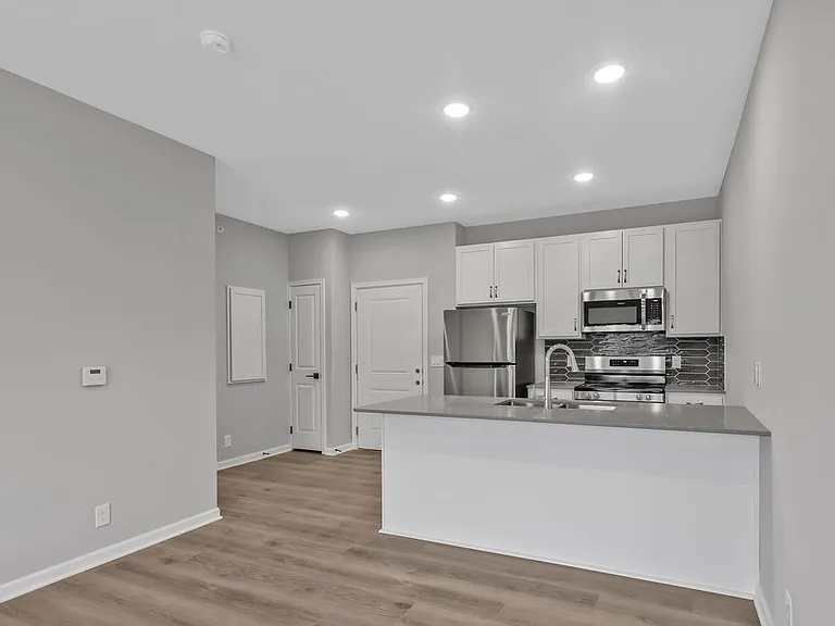 The Creek Apartments — Photo 3