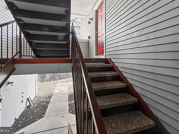 4th image of 13616 Lord Sterling Pl #11-8