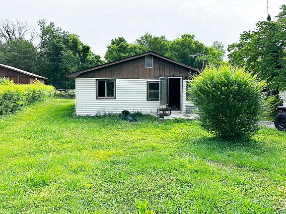 2nd image of 1520 Riverfront Cir