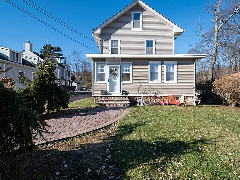 22 Personette St #1 — Photo 2