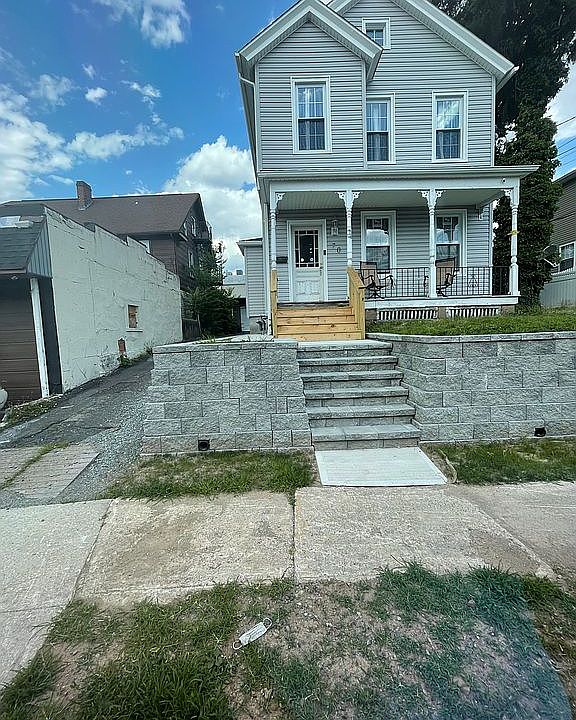 1st image of 70 Prospect St