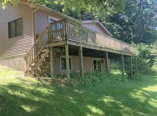 5771 Scenic Bluff Rd, Savanna, IL 61074