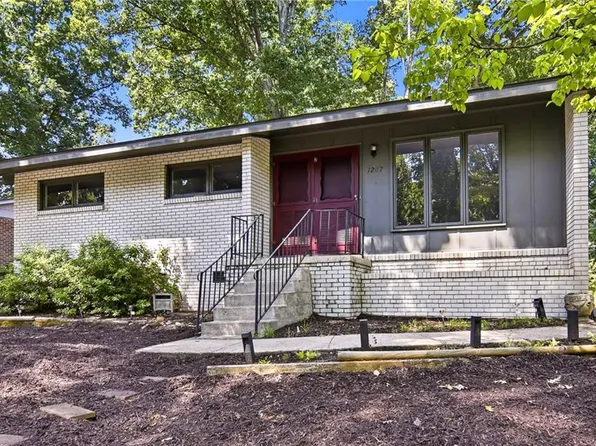 1207 Cliffwood Dr, Greensboro, NC 27406