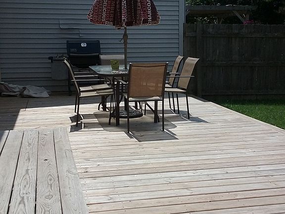 4th image of 1085 Blackburn Dr