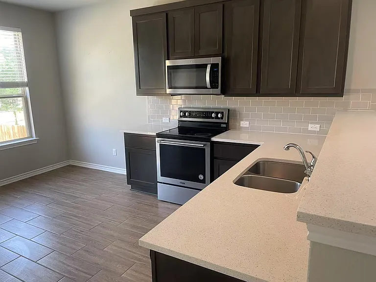 309 Syrah Ct — Photo 2
