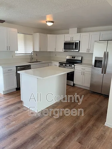 216 Chicago Blvd S #C Photo 1 216 Chicago Blvd S #C Photo 1