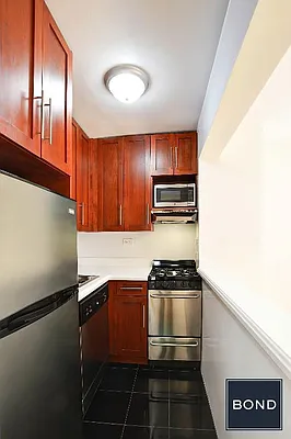 Rented by Bond New York | media 22