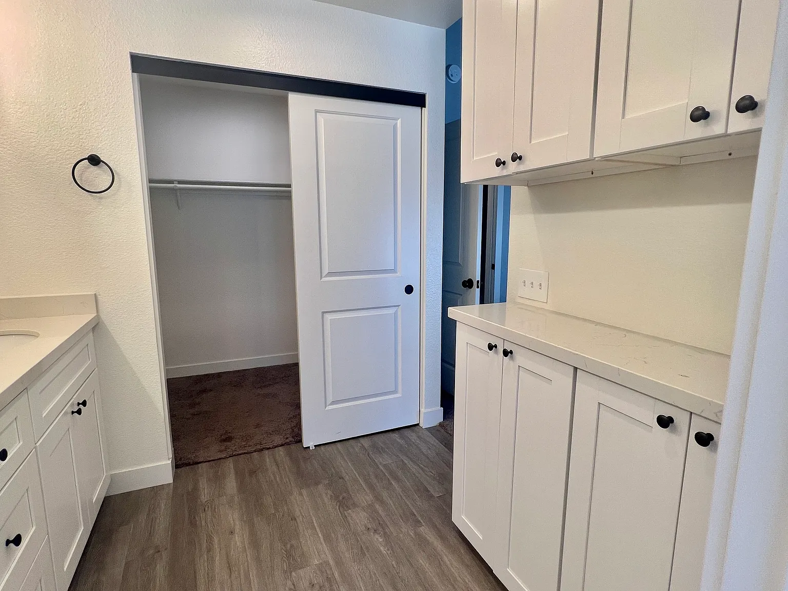 3 bed, 2.5 bath, 1523 sqft, $4,200 — Photo 4