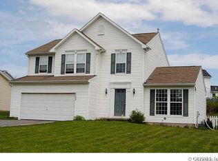 1133 Colonie Dr, Farmington, NY 14425
