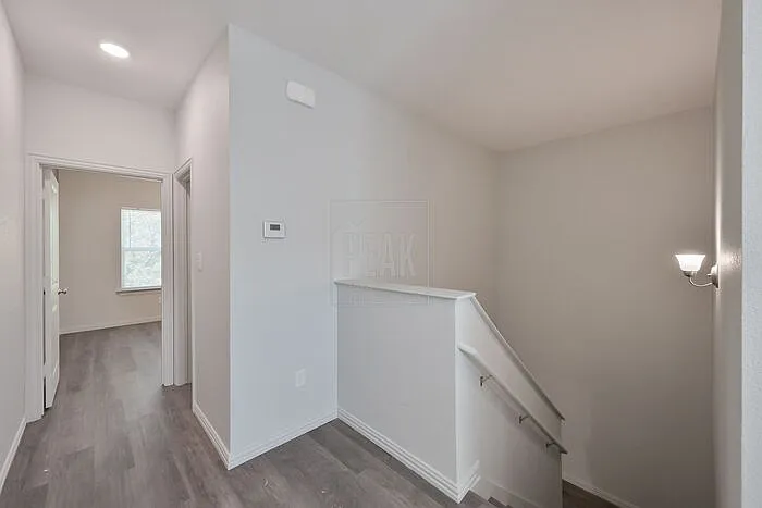 1616 Ash Crescent St — Photo 15