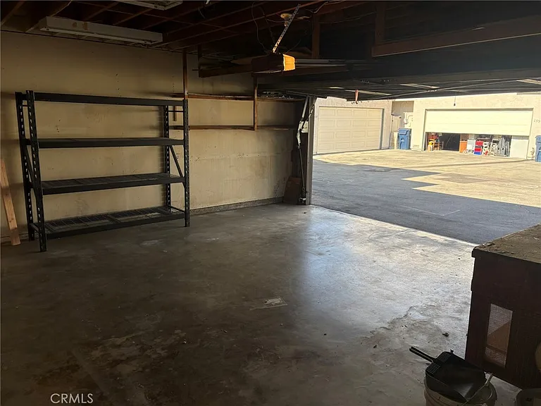 1585 Christopher Ln — Photo 22