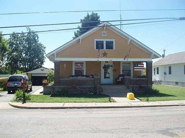 2nd image of 1327 E 5th St