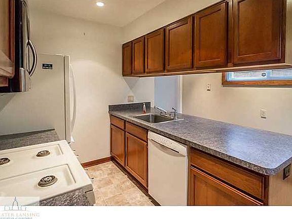 2nd image of 1917 Carvel Ct