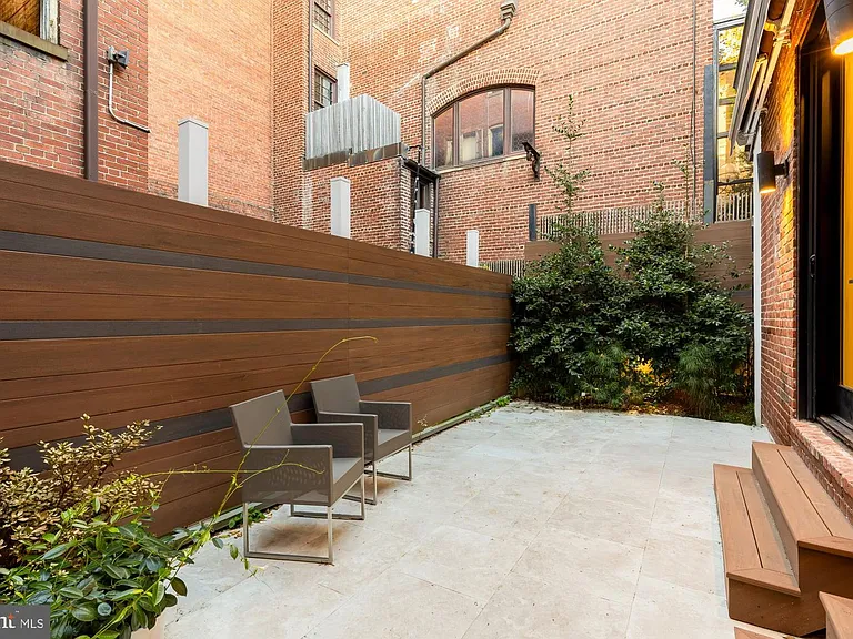 2137 R St NW — Photo 7