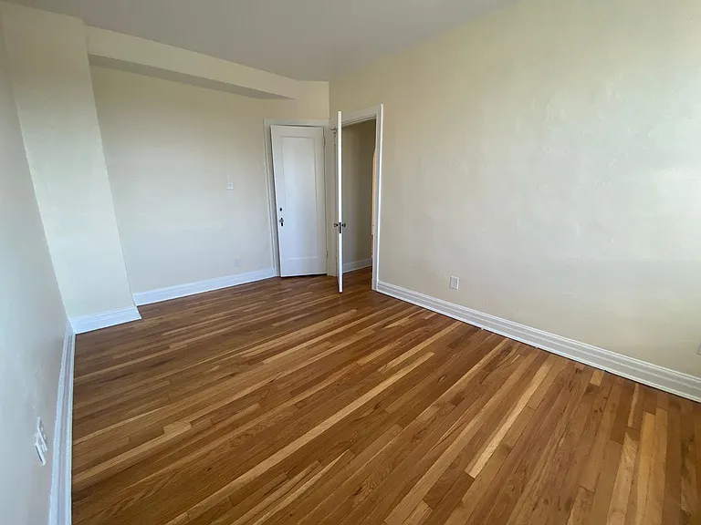New King Edward Apartments — Photo 262