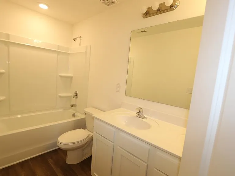 342 Rayland St — Photo 13