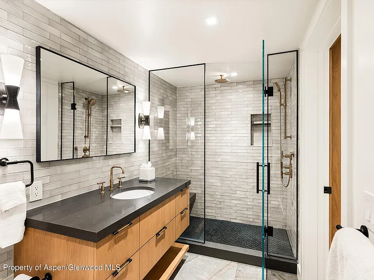 650 S Monarch St #2 — Photo 12
