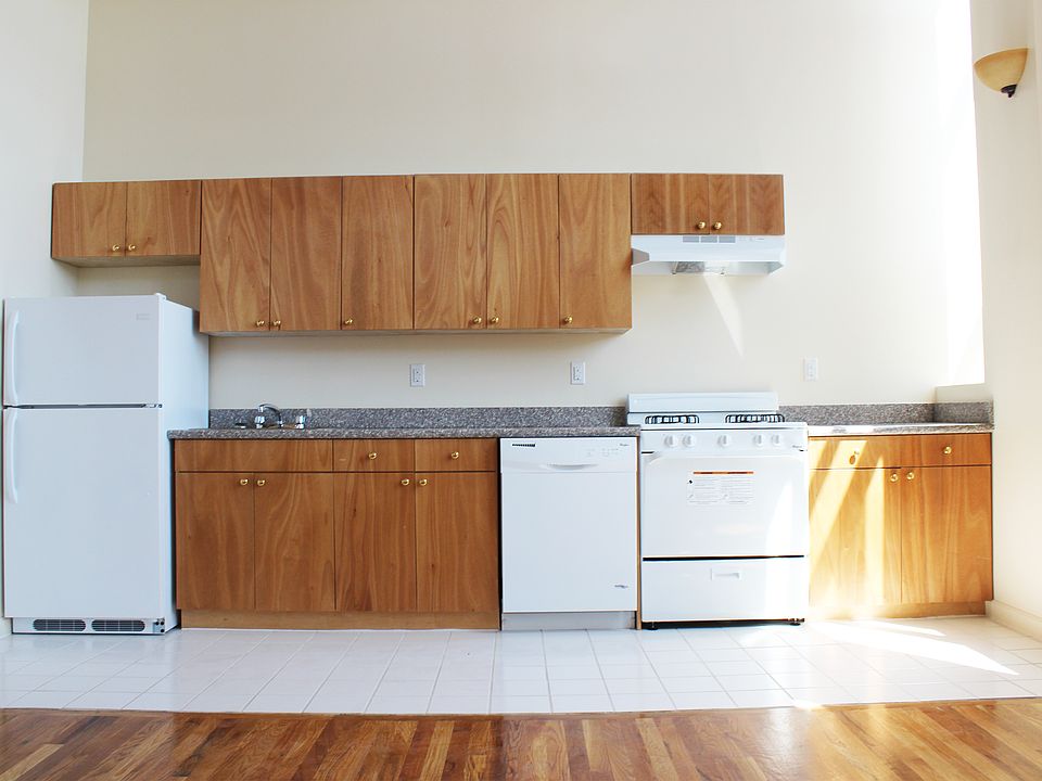 2nd image of 43 Madison St APT 115
