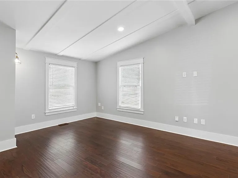 3258 Highland Dr SE — Photo 9