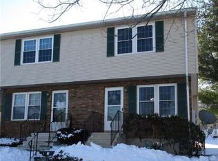 10 Countryside Ln #1, Middletown, CT 06457