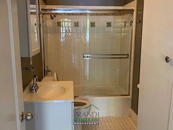 4th image of 106 Union St APT 2
