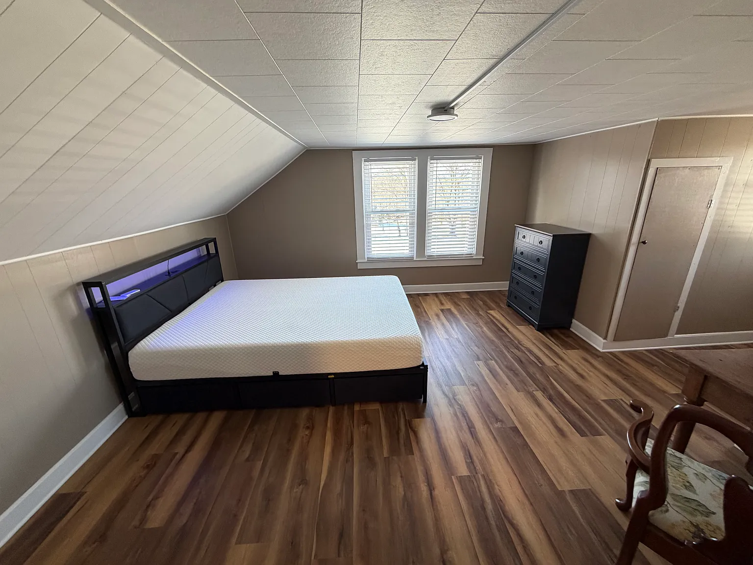 2 bed, 1365 sqft, $2,100 — Photo 3