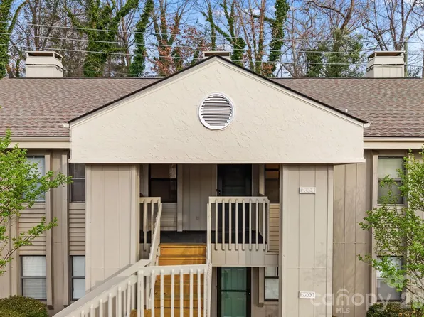 2604 Vineyard Blvd, Asheville, NC 28805