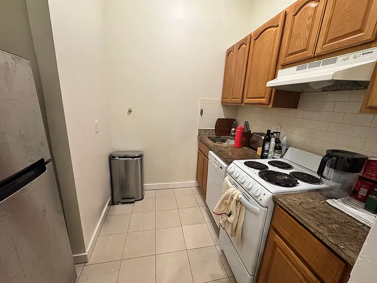 41 Bay State Rd #4F — Photo 2