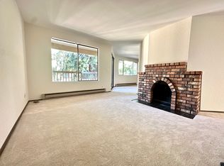 10330 SE 6th St APT A4, Bellevue, WA 98004