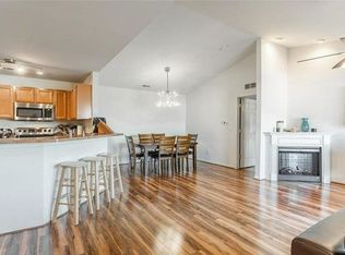30208 Chesapeake Cir, Walled Lake, MI 48390