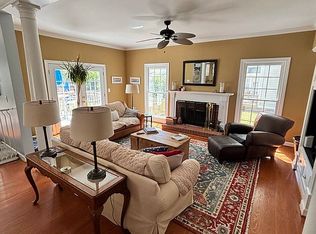 1069 Groves Manor Ct, Mount Pleasant, SC 29464