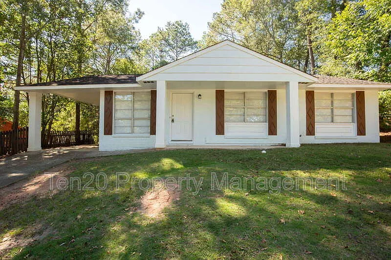 3 bed, 1.5 bath, 1053 sqft, $1,450 — Photo 1
