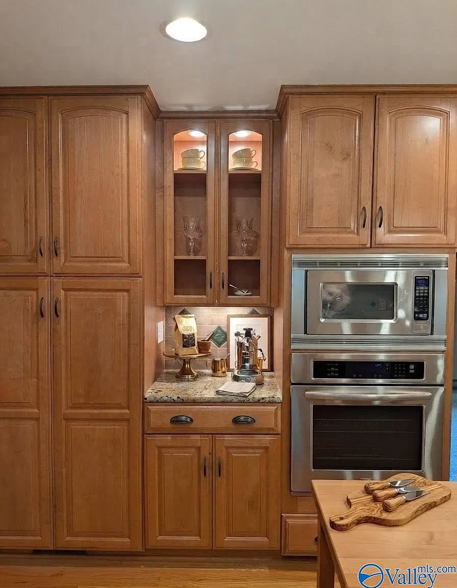 4 bed, 2.0 bath, 2179 sqft, $3,000 — Photo 4