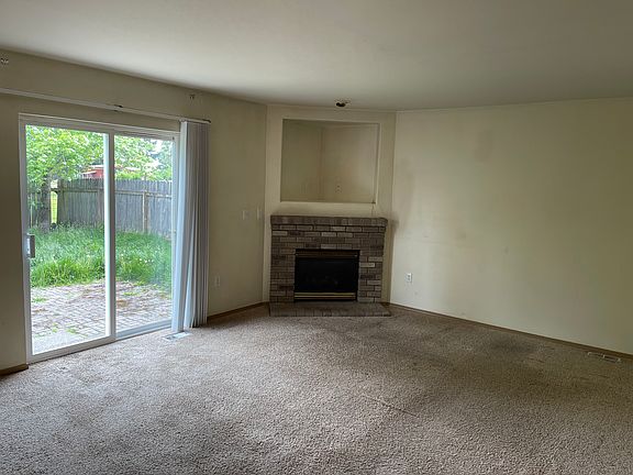 3rd image of 1615 196th Street Ct E