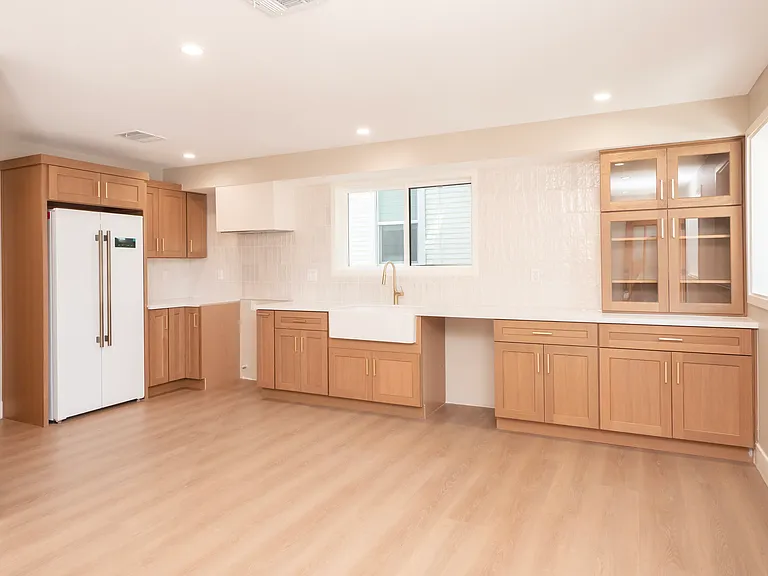 591 E 9th St #2 — Photo 3