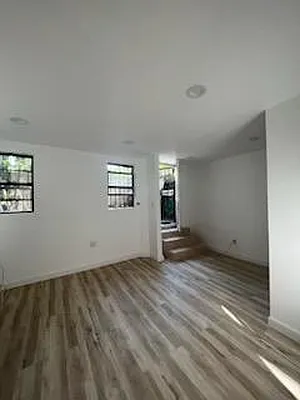 Rented by Flateau Realty | media 7