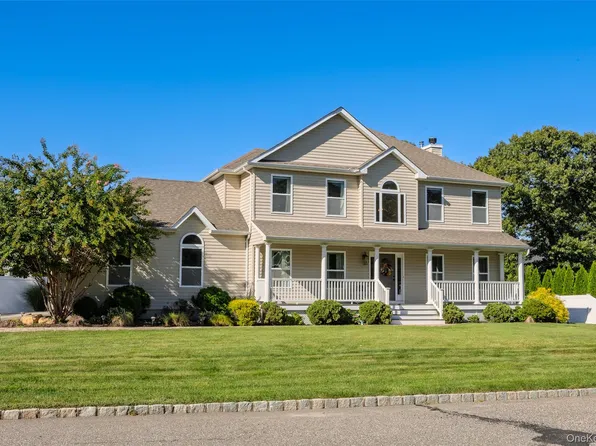 9 Valerie Court, Centereach, NY 11720
