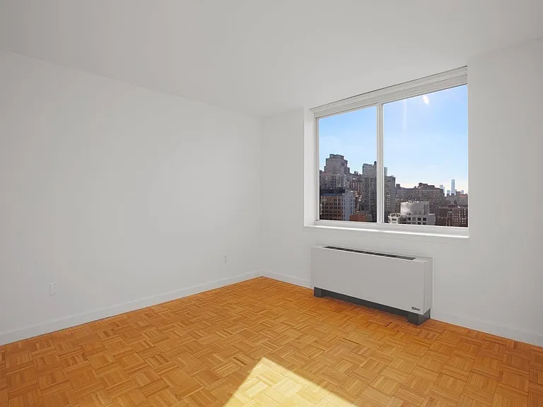 420 W 42nd St #19G — Photo 3