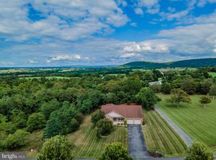 10990 Deerwood Dr, Mercersburg, PA 17236