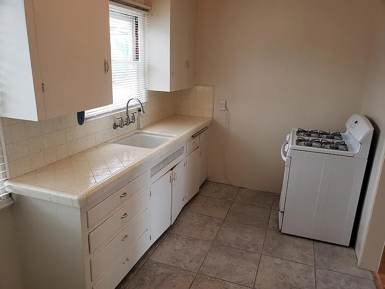 4631 Lotus St — Photo 6
